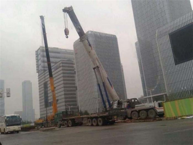 六合区25吨吊车能吊多重设备？
